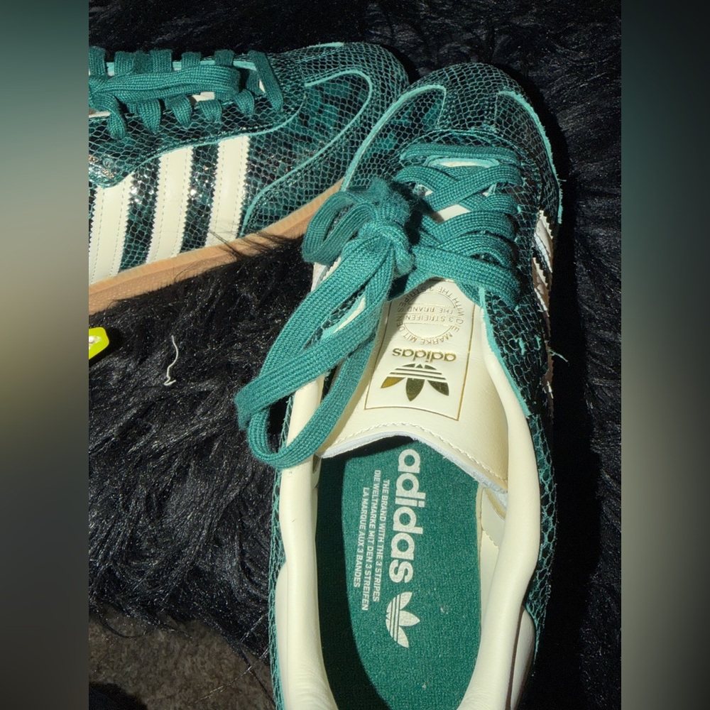 adidas Teal Snake-Print Gazelle with Cream Stripes 🔥 Wore 1x - Picture 5 of 5